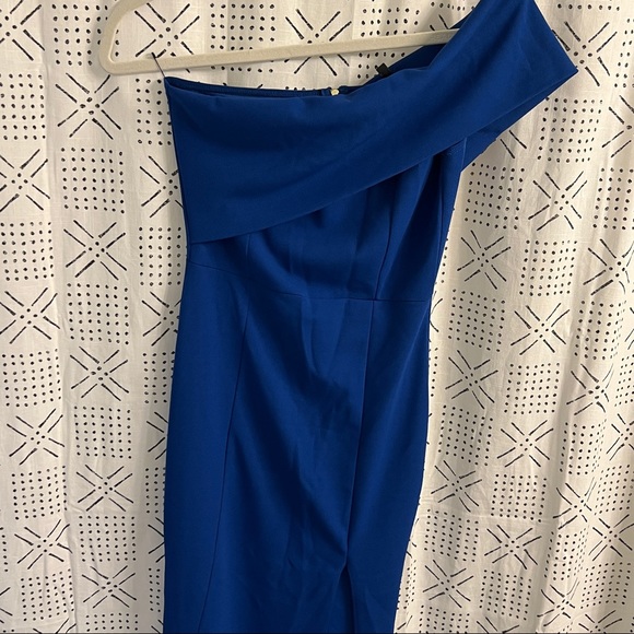 Colbat formal dress with thigh-high split - Picture 4 of 6